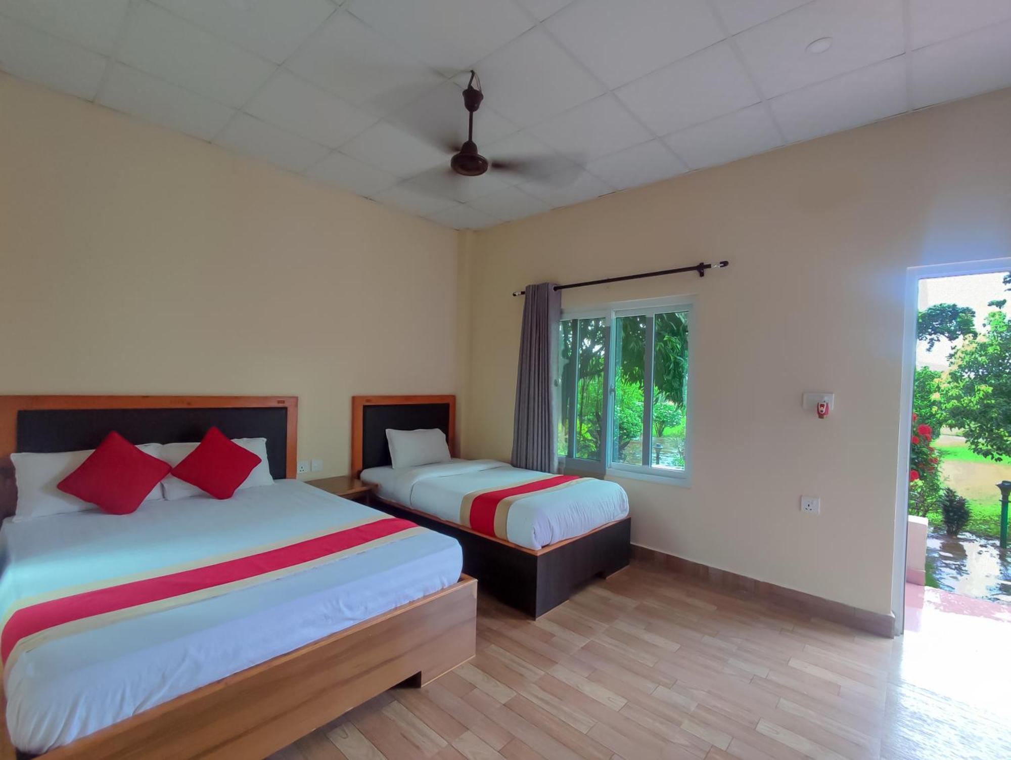 Greenland Safari, Sauraha Luaran gambar