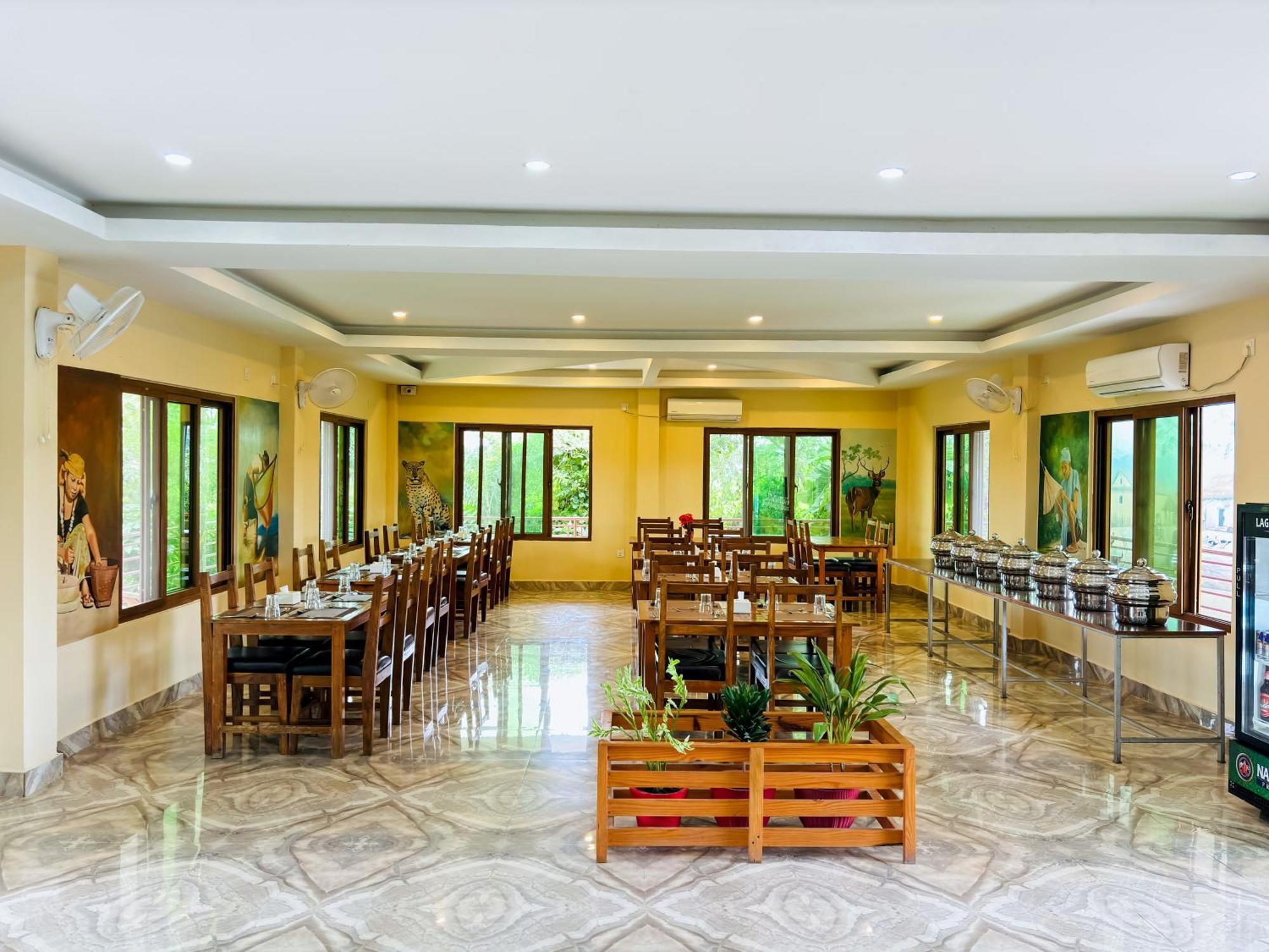 Greenland Safari, Sauraha Luaran gambar