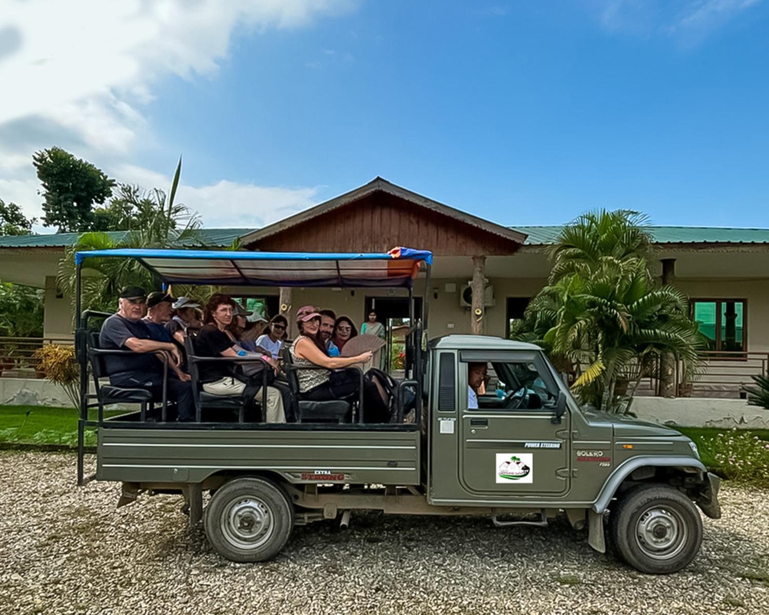Greenland Safari, Sauraha Luaran gambar