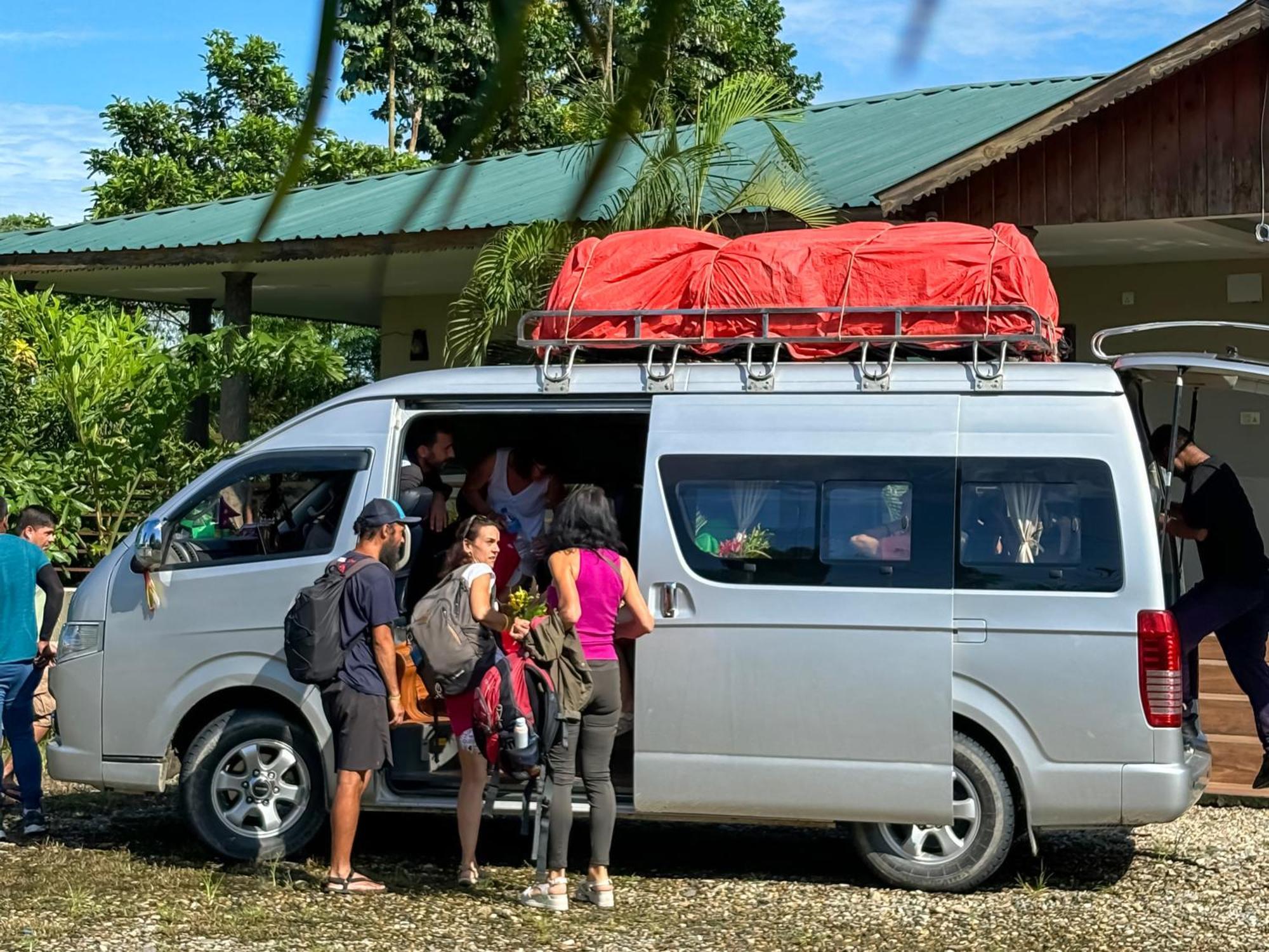 Greenland Safari, Sauraha Luaran gambar
